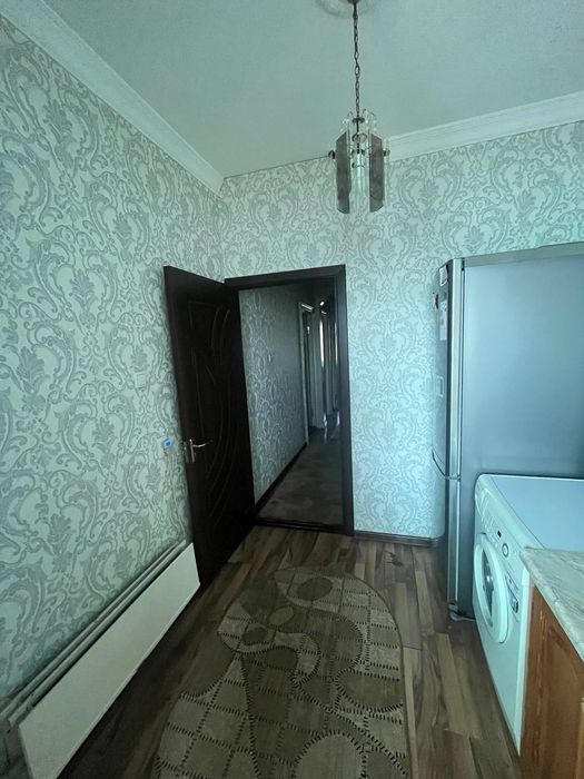 Ибн сино2.Продаётся своя 3 комнатная квартира с мебелью  и частично те