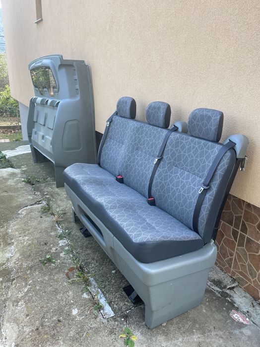 Задни автомобилни седалки с конзола за Renault Master 2007