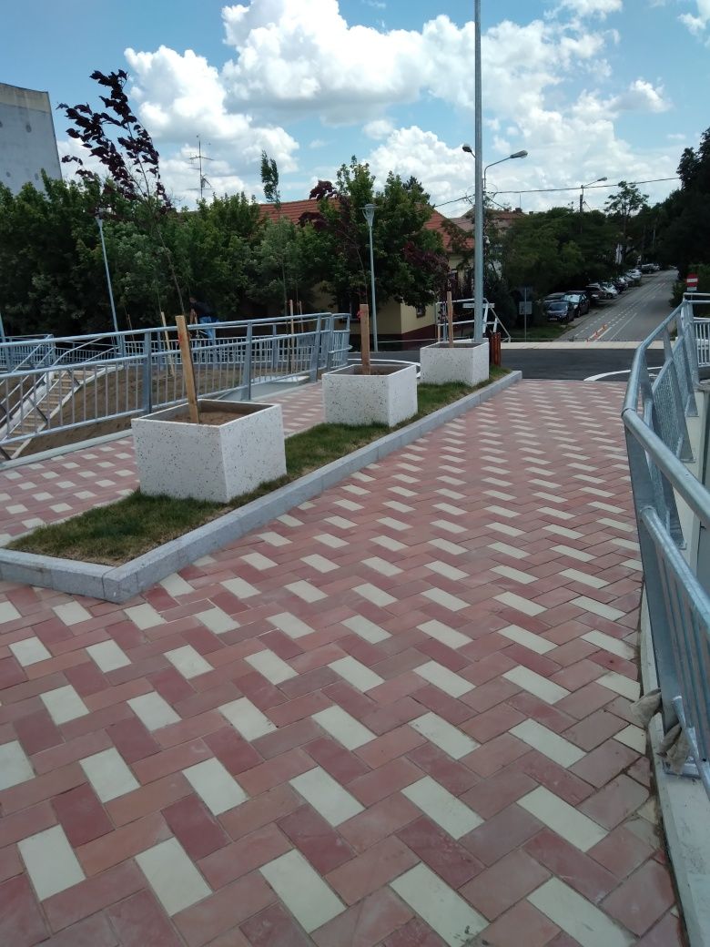 Ghiveci/jardiniere  mozaic spălat