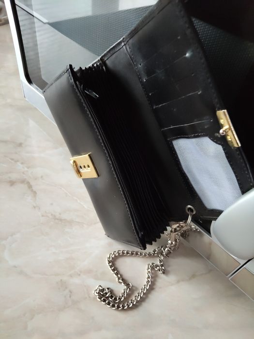 Мъжки кожен портфейл.