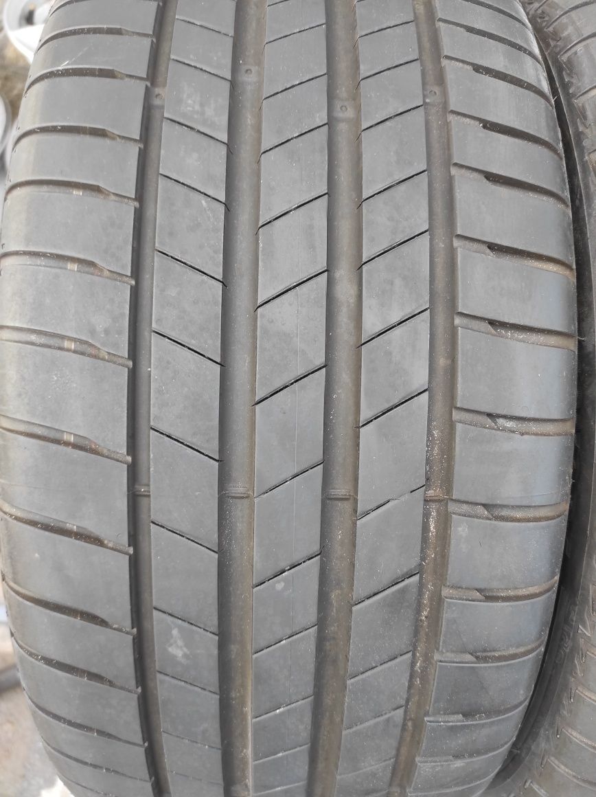 235/40/19 Bridgestone
