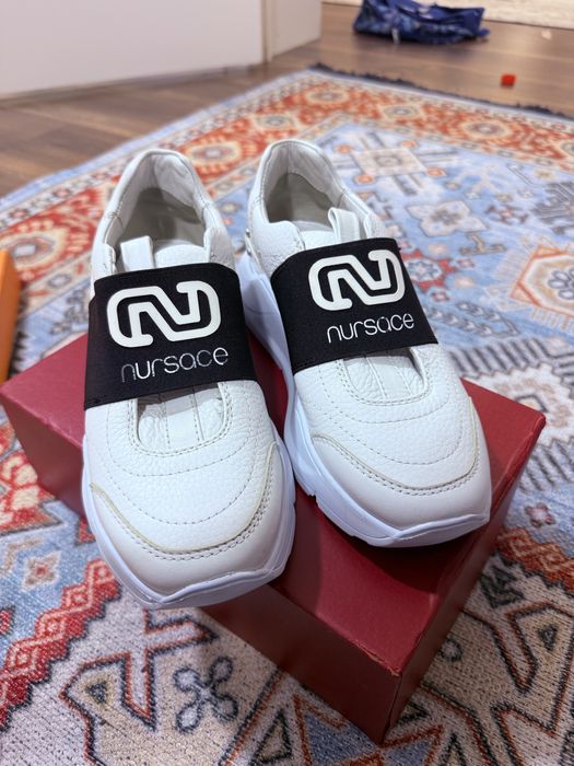 Кроссовки Nursace