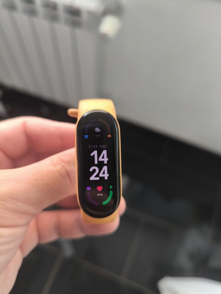 Xiaomi Mi Band 6 - смарт часовник гривна