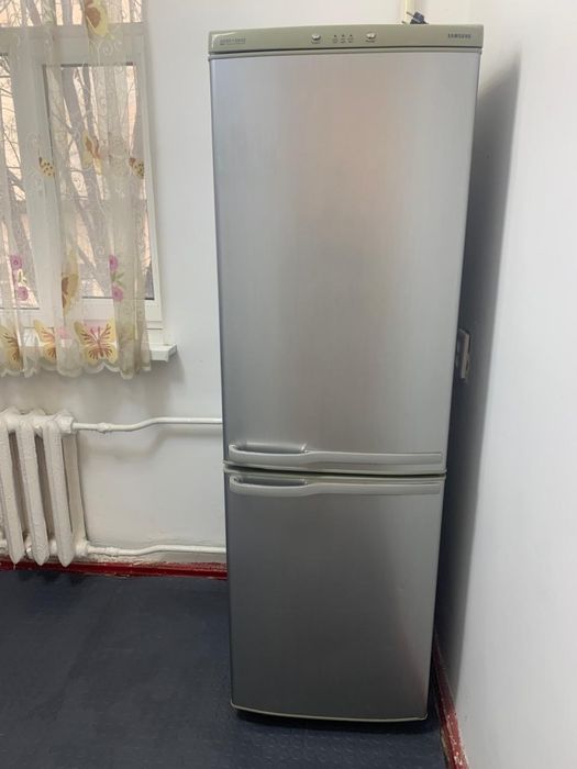 Холодиьник рабочий samsung