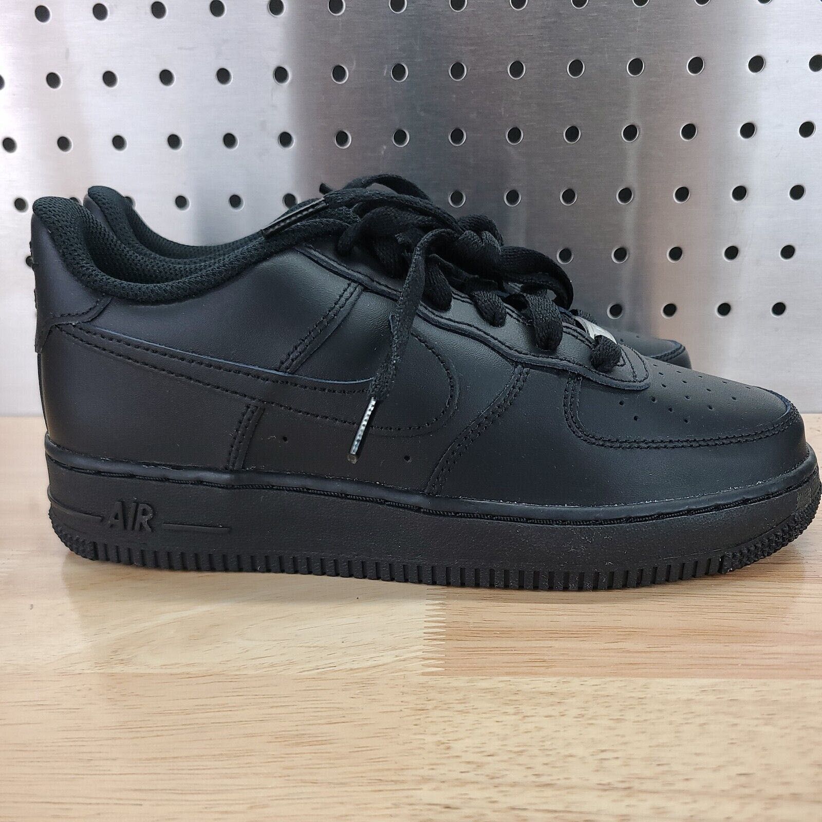 Nike Air Force 1  '07 Black Adidasi