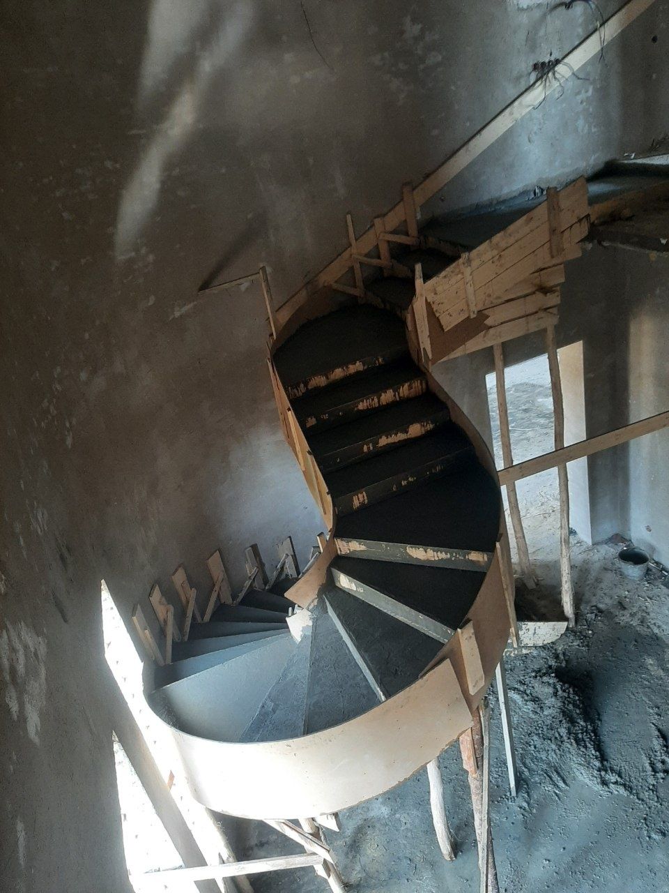 Beton zina xizmati siz istagan sitilda