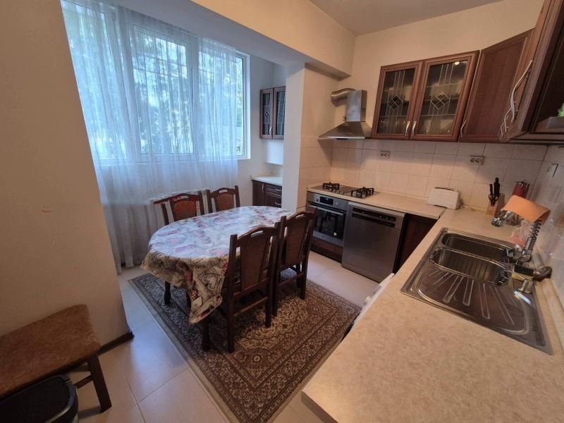 Дава се под наем Четиристаен апартамент в София, Свобода - 93 кв.м за 698.19 € - Снимка #2