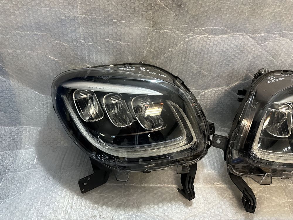 Far stanga / dreapta FULL LED + GRILA Smart 435 FORFOUR 2019/2020/2021