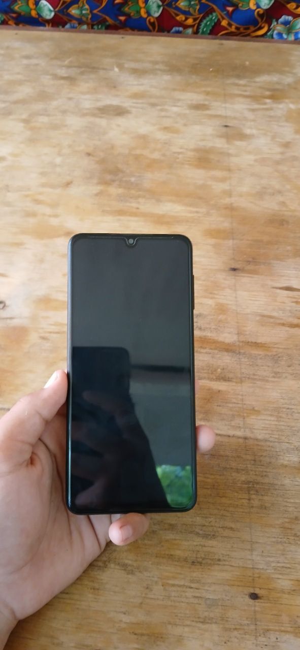 Samsung a22 4g  4/64 xolati ideal zor ishlaydi