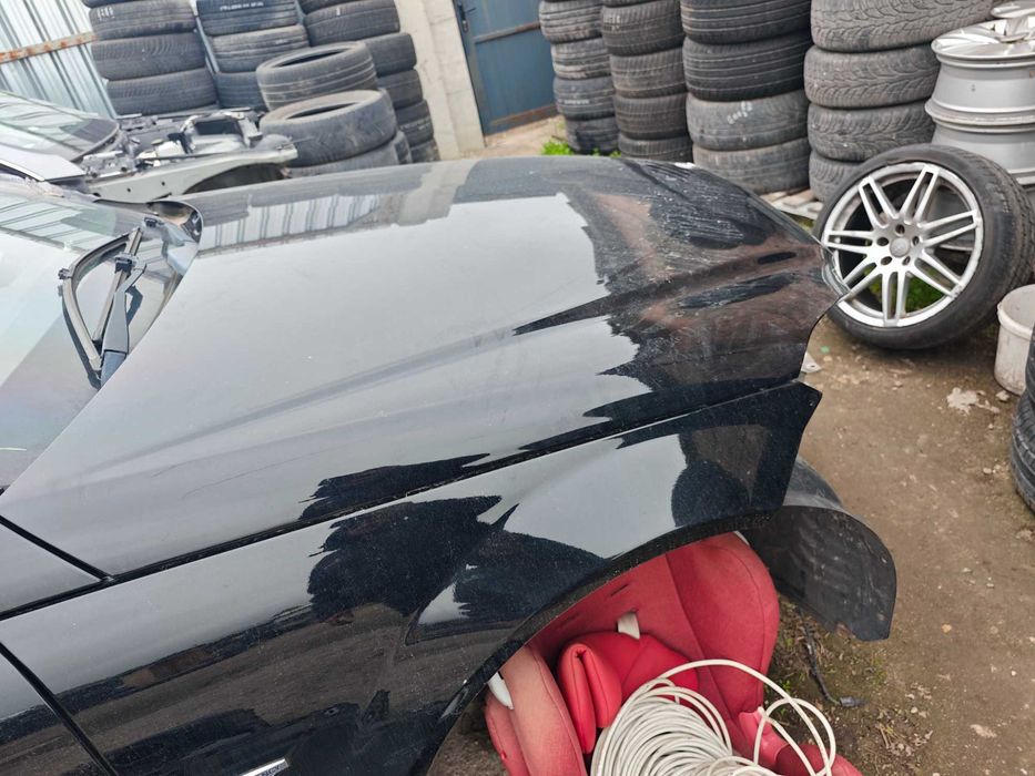 Черен капак Mercedes W204 Facelift C класа Мерцедес с забележка