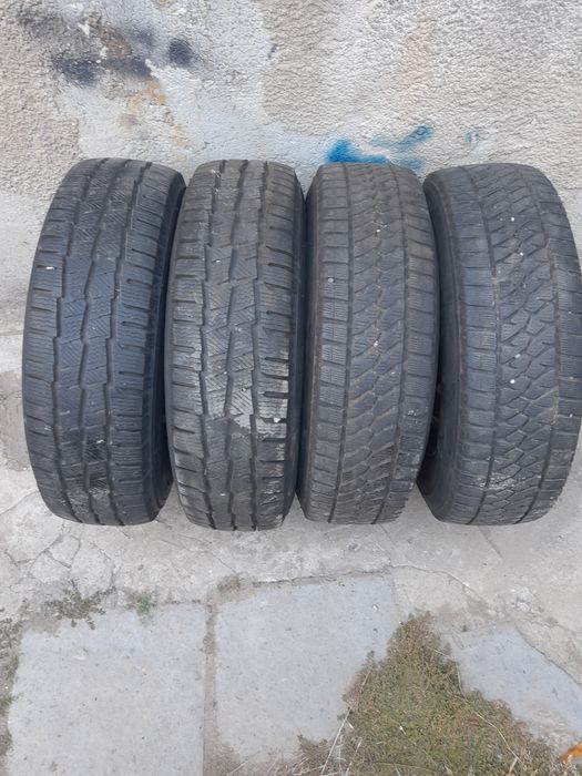 Гуми-зимни- 205/75/16 С - 4бр. Бус Fiat,Citroen,Peugeot.