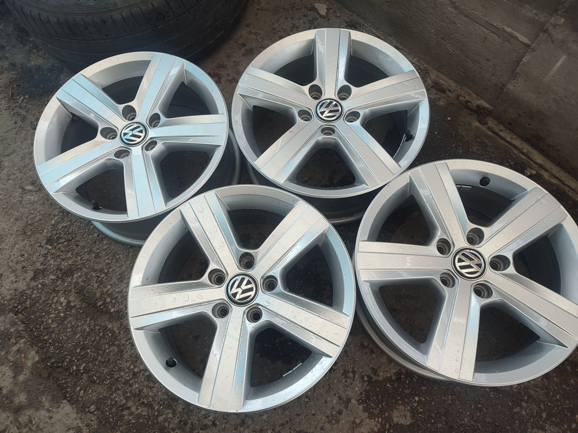 16" оригинални алуминиеви джанти за Vw Golf, Passat/Skoda.