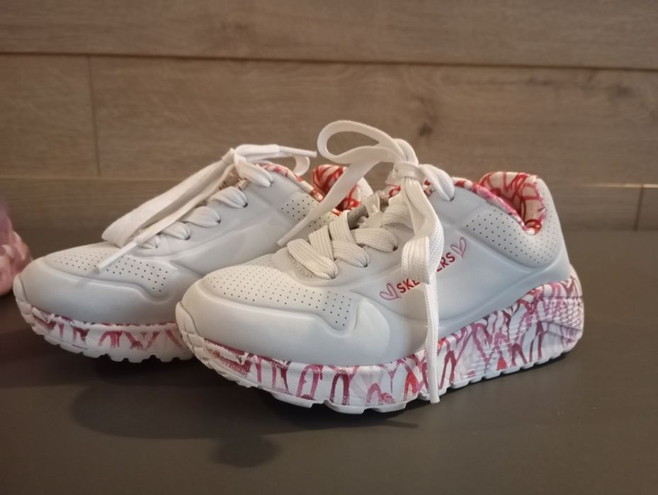 Adidasi fete (Sketchers Uno Hearts/Fila)