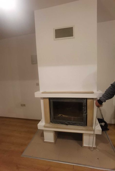 Продавам камина+хладилник(подарък)