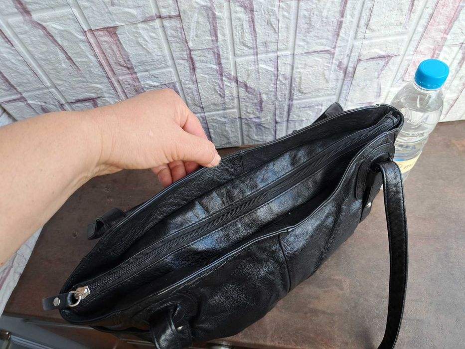 дамска малка черна чанта-естествена кожа