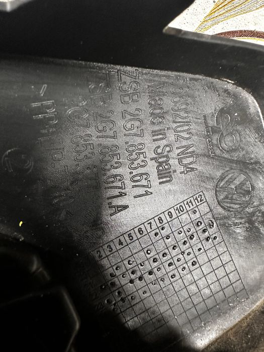 Grilă inferioară bară față vw taygo.cod:2g7853671.