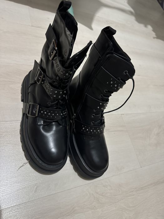 Женские зимние сапоги