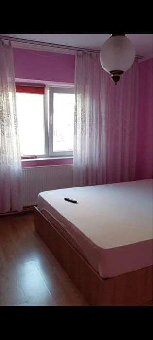 Inchiriez apartament