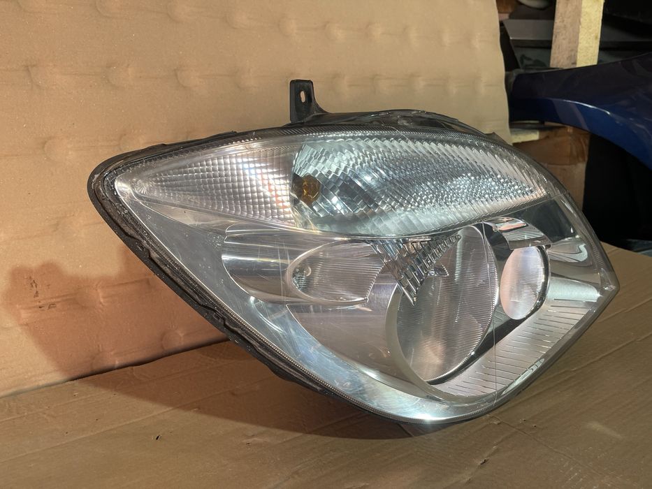 Far dreapta Mercedes Sprinter 906 2006-2013 cod A9068200461