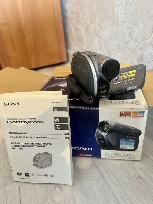 Продам видеокамеру Sony Handycam