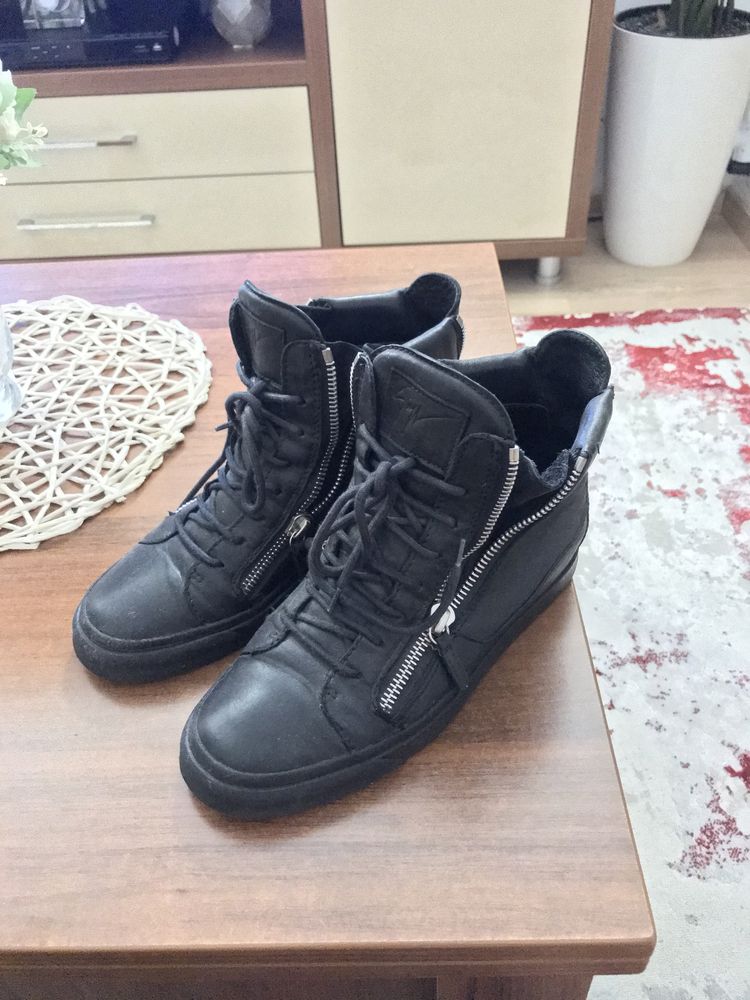 Adidasi zanotti originali nr 40