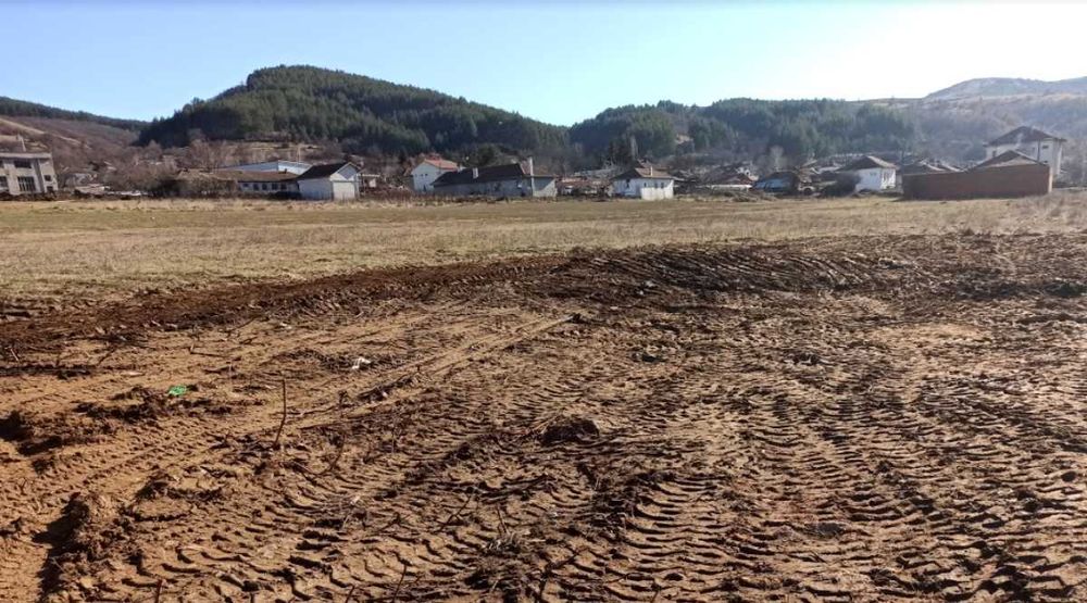 Продава се Парцел в с. Падеш, Област Благоевград - 430 кв.м за 30 €/кв.м - Снимка #1