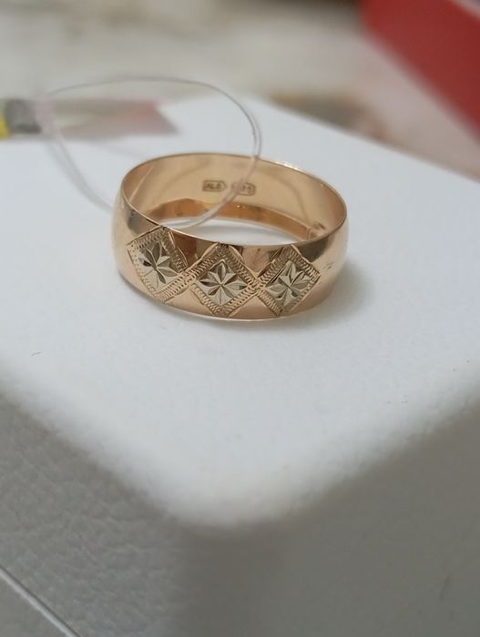 Tilla uzuk 585 proba yangi
