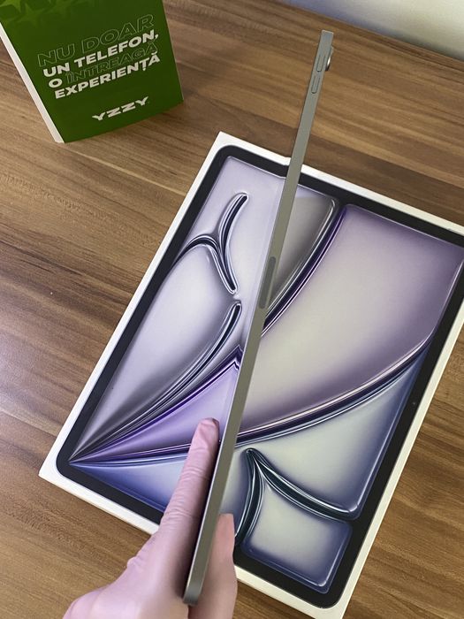 iPad Air 13-Inch M3 / WI-FI / 128 GB / Space Gray / Ca nou