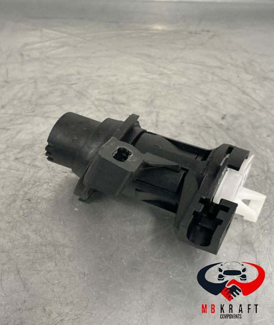 Incuietoare / Butuc capota portbagaj A2047500061 A 204 750 00 61 Merc