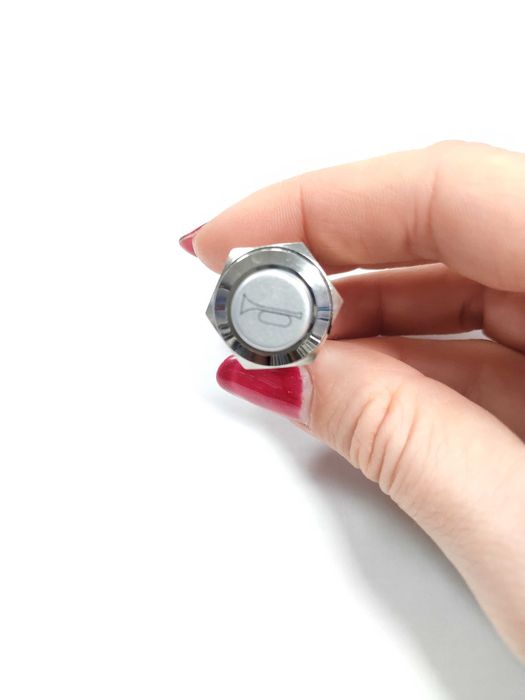 метален бутон 12/24V, немски, внос от Германия