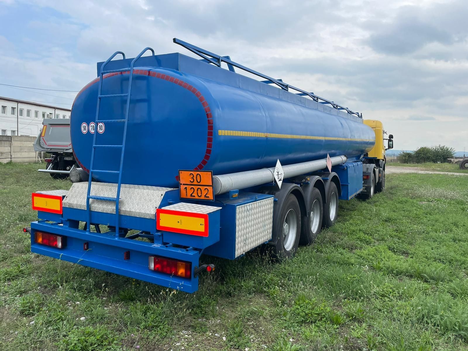 Semiremorca cisterna 30000l Automecanica