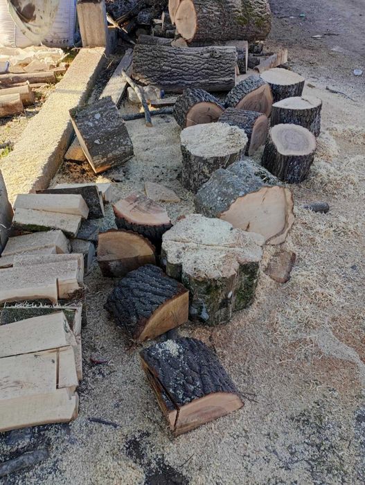 Предлагаме дърва за огрев