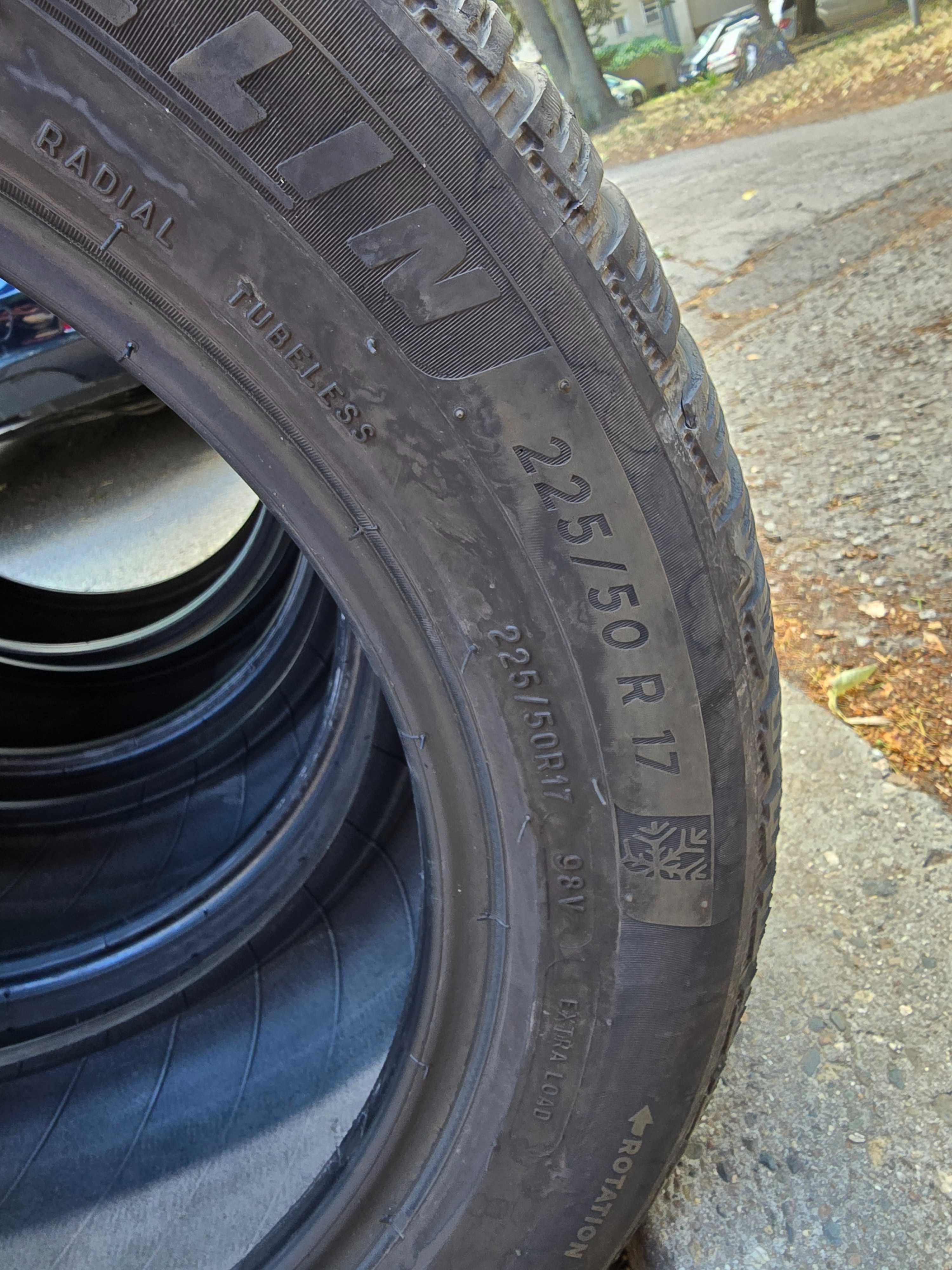4 бр. Зимни гуми Michelin 225/50 R17 - Автомобилни гуми DOT 2022