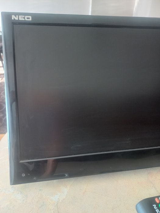 Телевизор NEO, плюс Стойка за стена