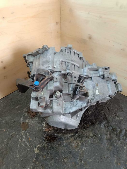 Cutie Viteze manuala VOLVO S60 S80 V70 2.4D5 E3 1023678