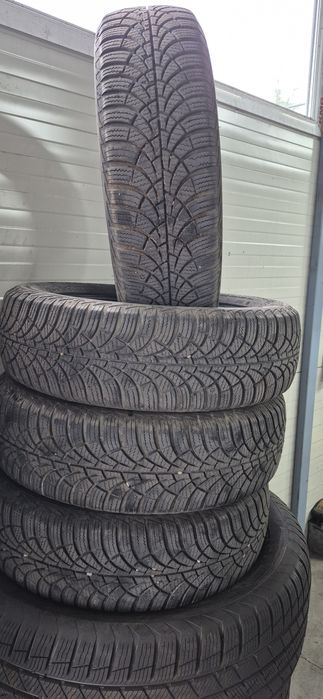 Vând set cauciucuri 175/65/15