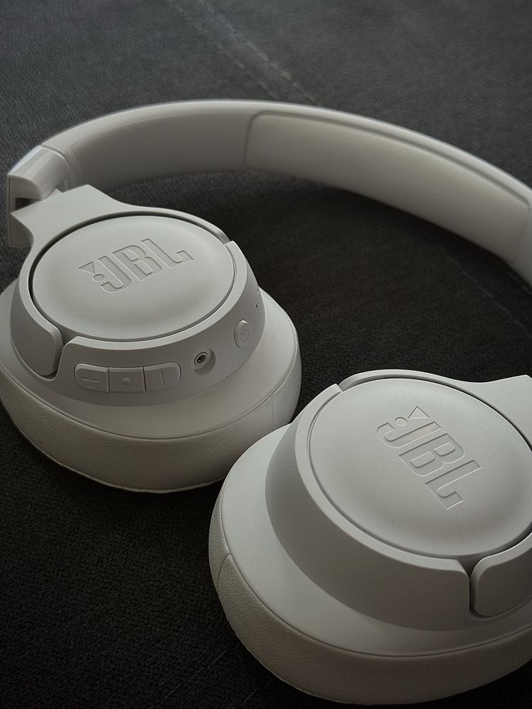 Аудио Слушалки JBL  720