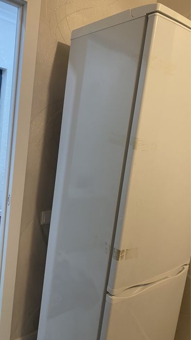 Холодильник в рабочем состояний