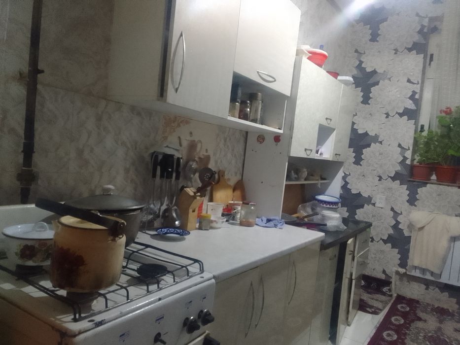 Катта куйликда Шароитли хозяйкали ховли  газ свет ичида