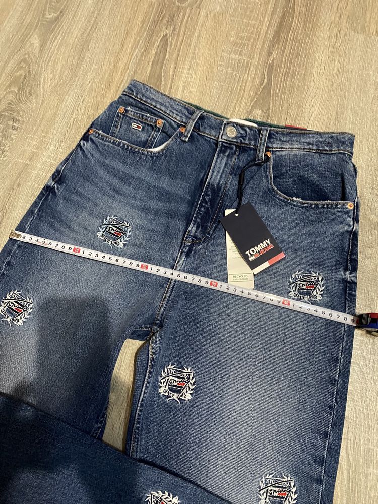 Оригинални дънки Tommy Jeans