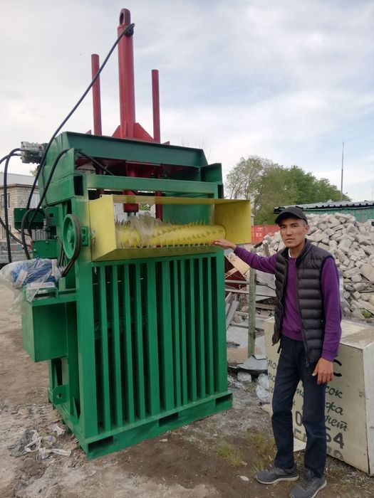 Пакетировочный пресс для макулатуры, тбо, плёнки, отходов