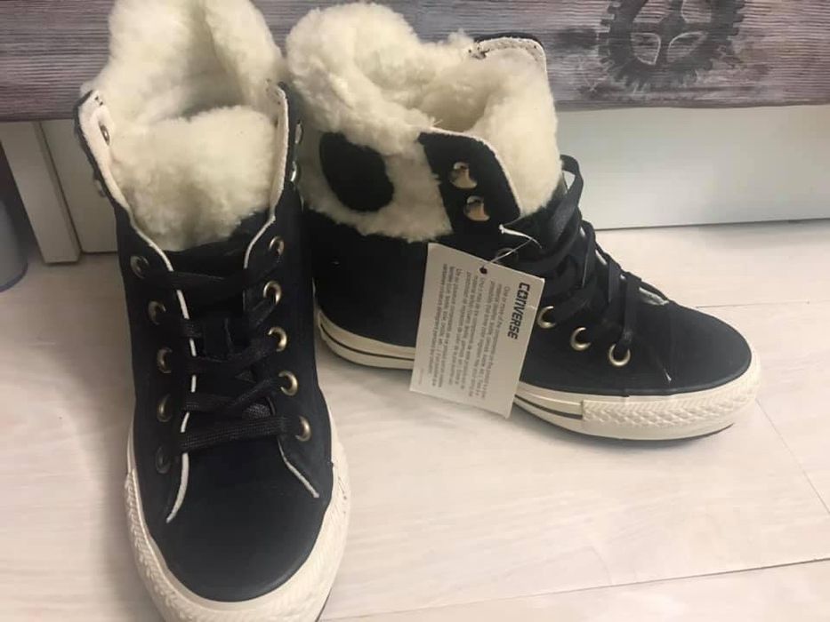 НОВИ Converse 35,36 естествен велур