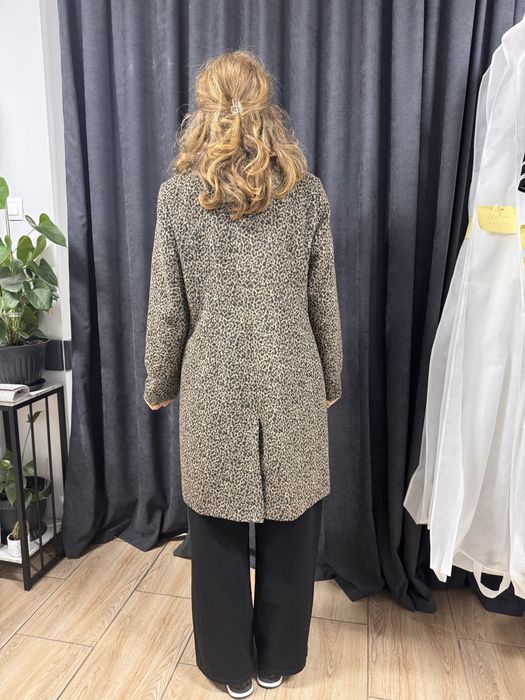 Palton F&F maro cu negru