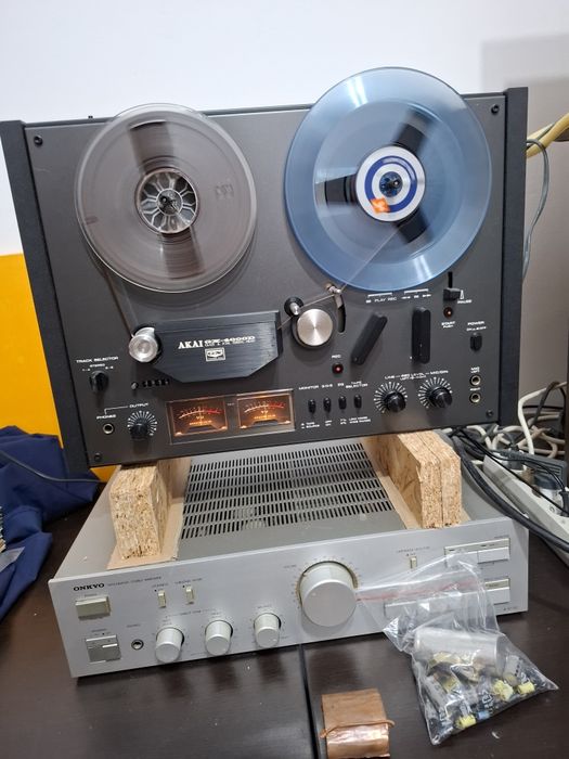 Magnetofon stereo Akai gx