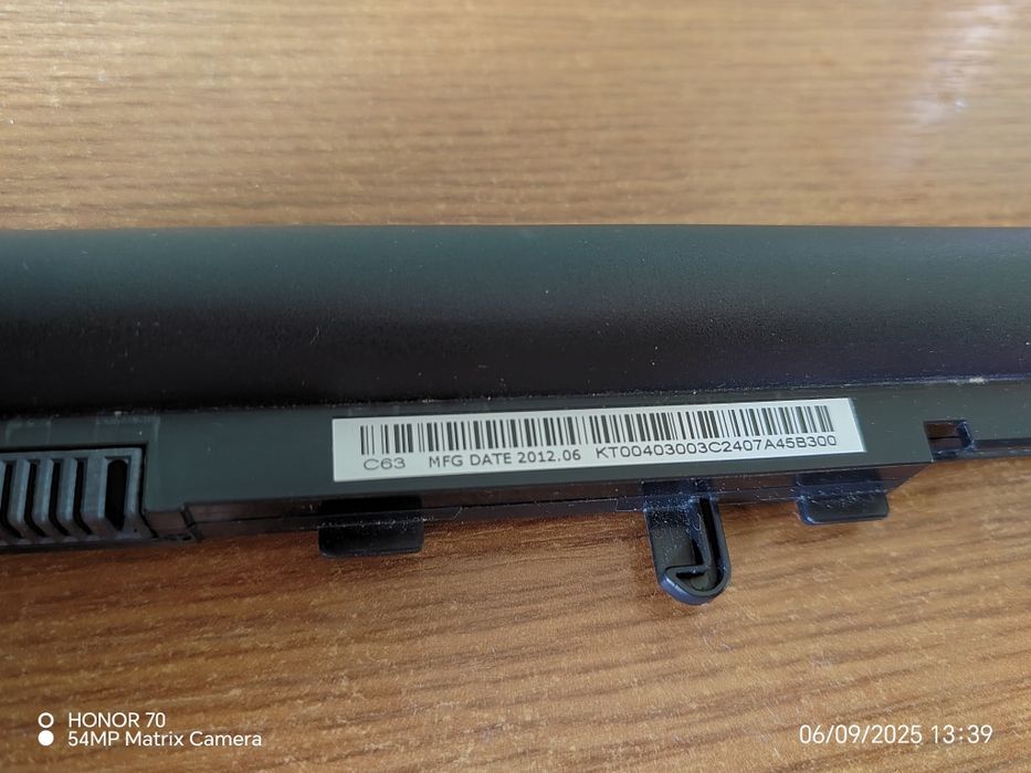 Vând baterie Pentru laptop