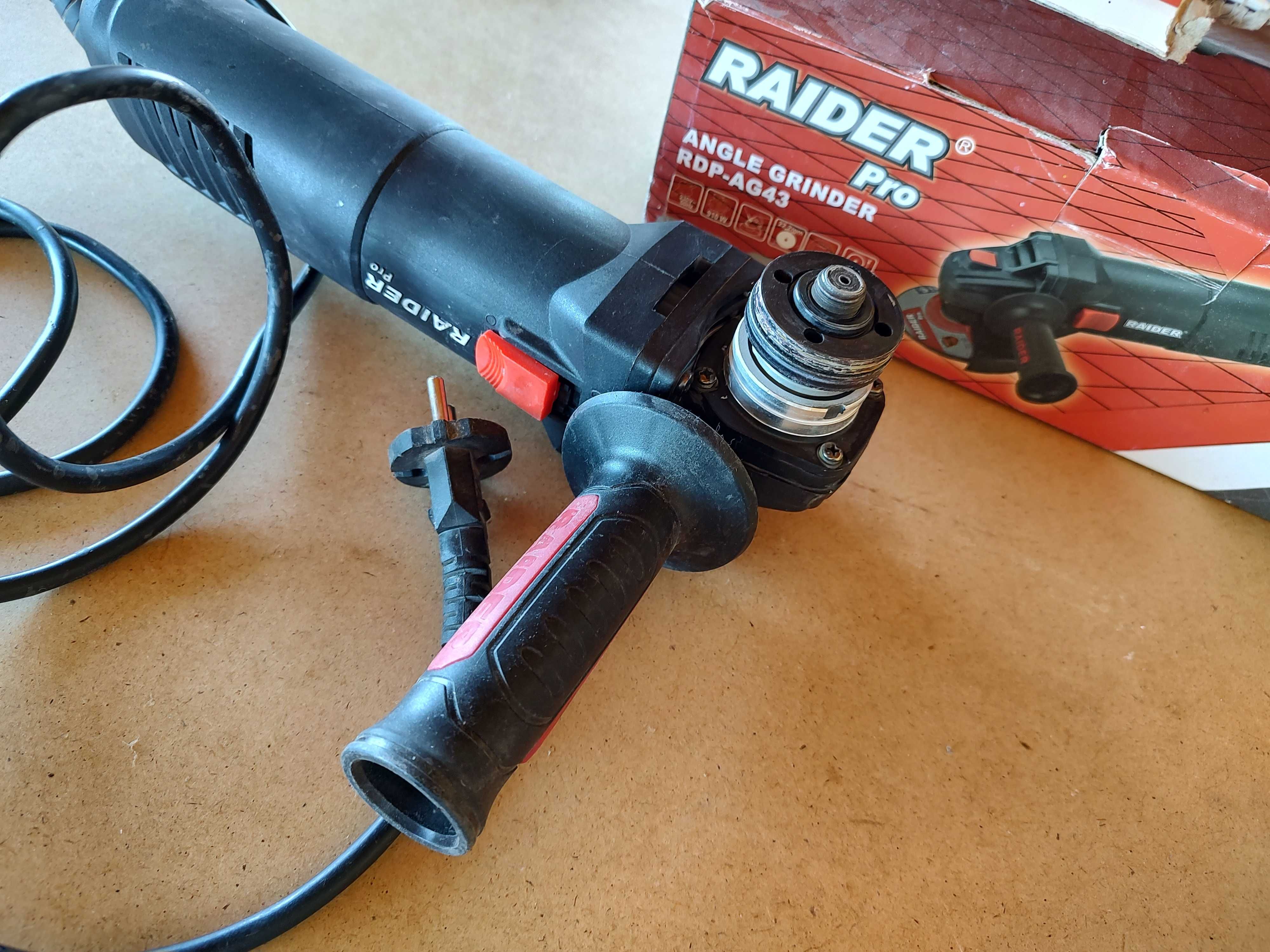 Ъглошлайф RAIDER RDP-AG43, 125 мм, 910 W