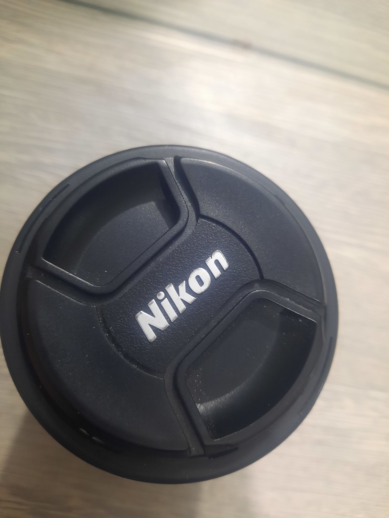 Nikon 18-105 mm obyektiv sotiladi