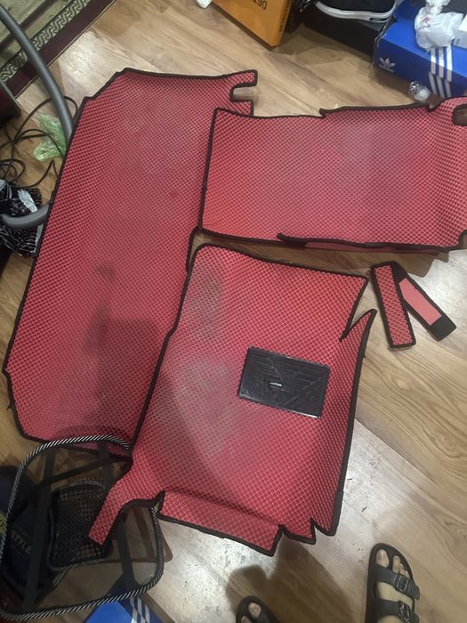 Ево полик с бортиками на чанган цс 75 плюс , и чехол на чанган юникей