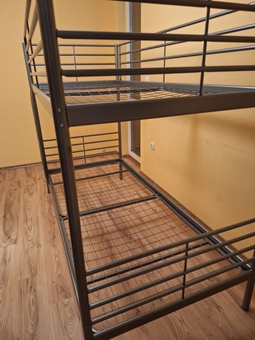 Двуетажно легло SVÄRTA (сребристо)