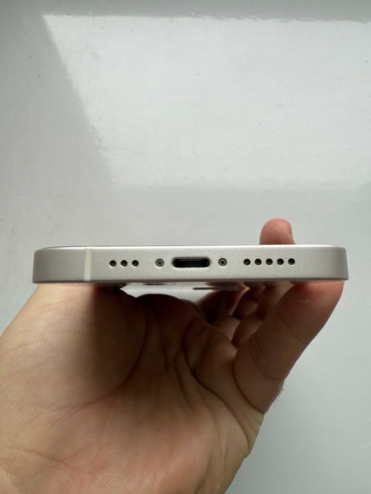 iPhone 12 128GB Бял - Отлично състояние, отключен, с кутия